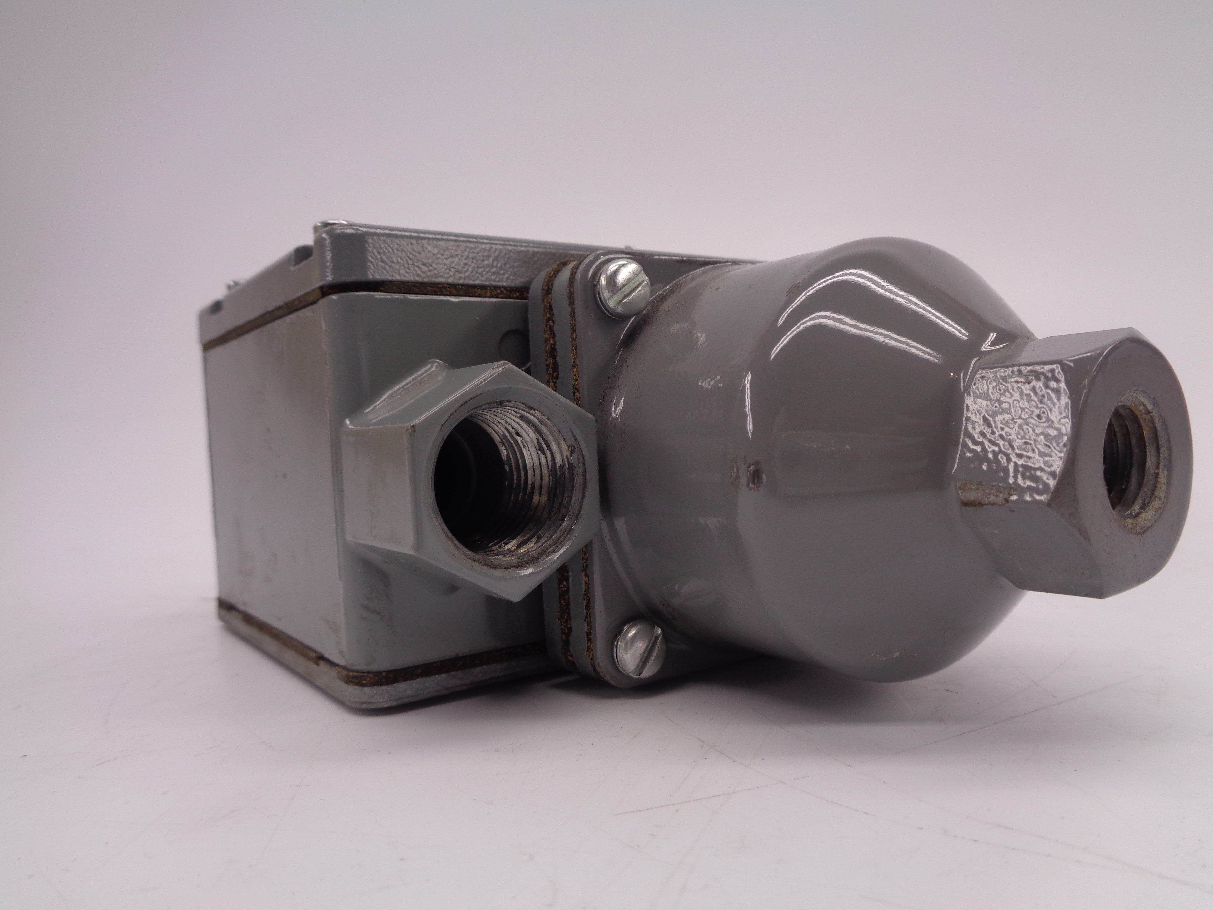 ALLEN BRADLEY 836T-T251J SER. B NSNP
