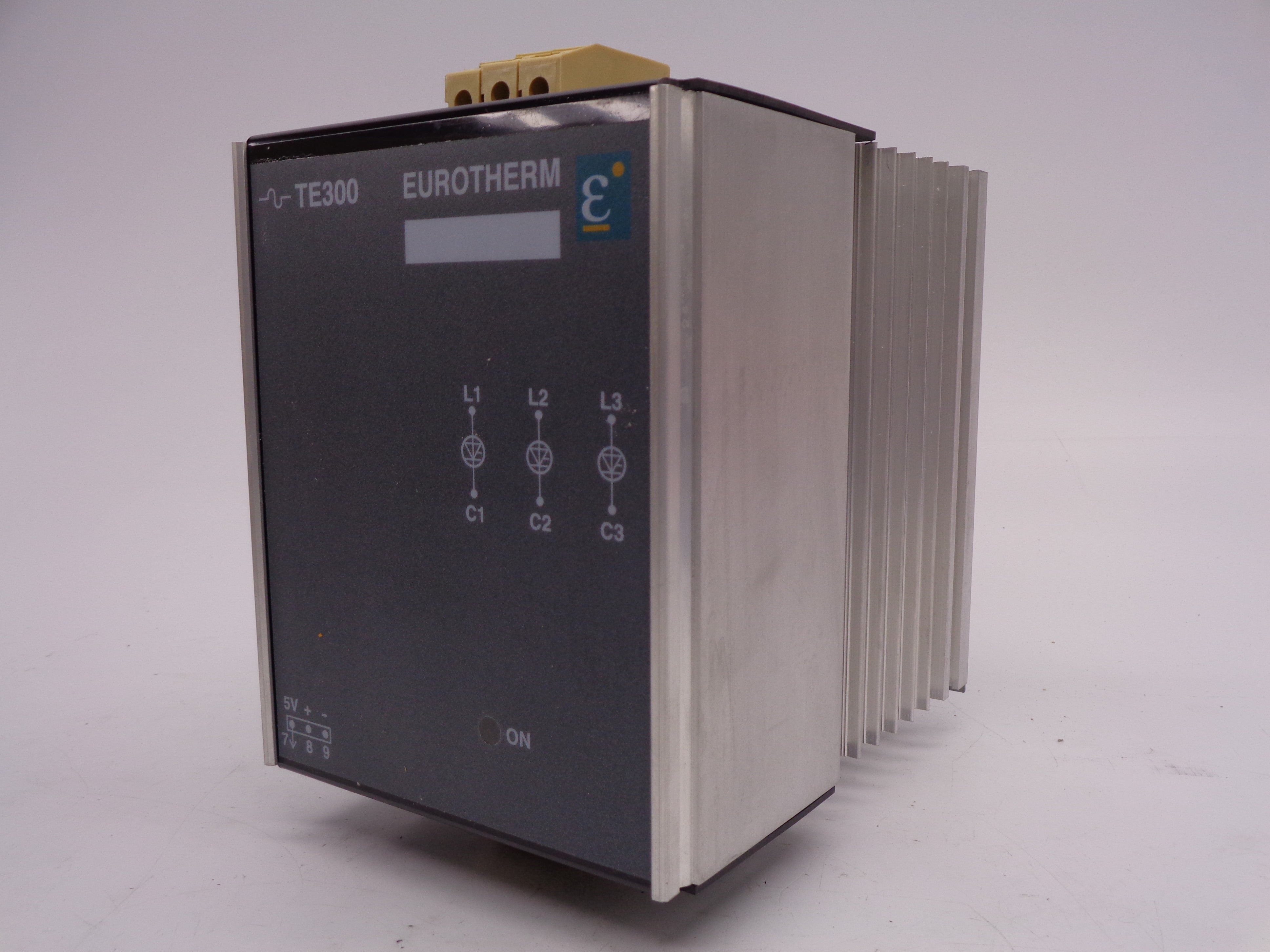EUROTHERM TE300/40A/415V/000/0V5/SCA/4S/DIN/ENG NSMP