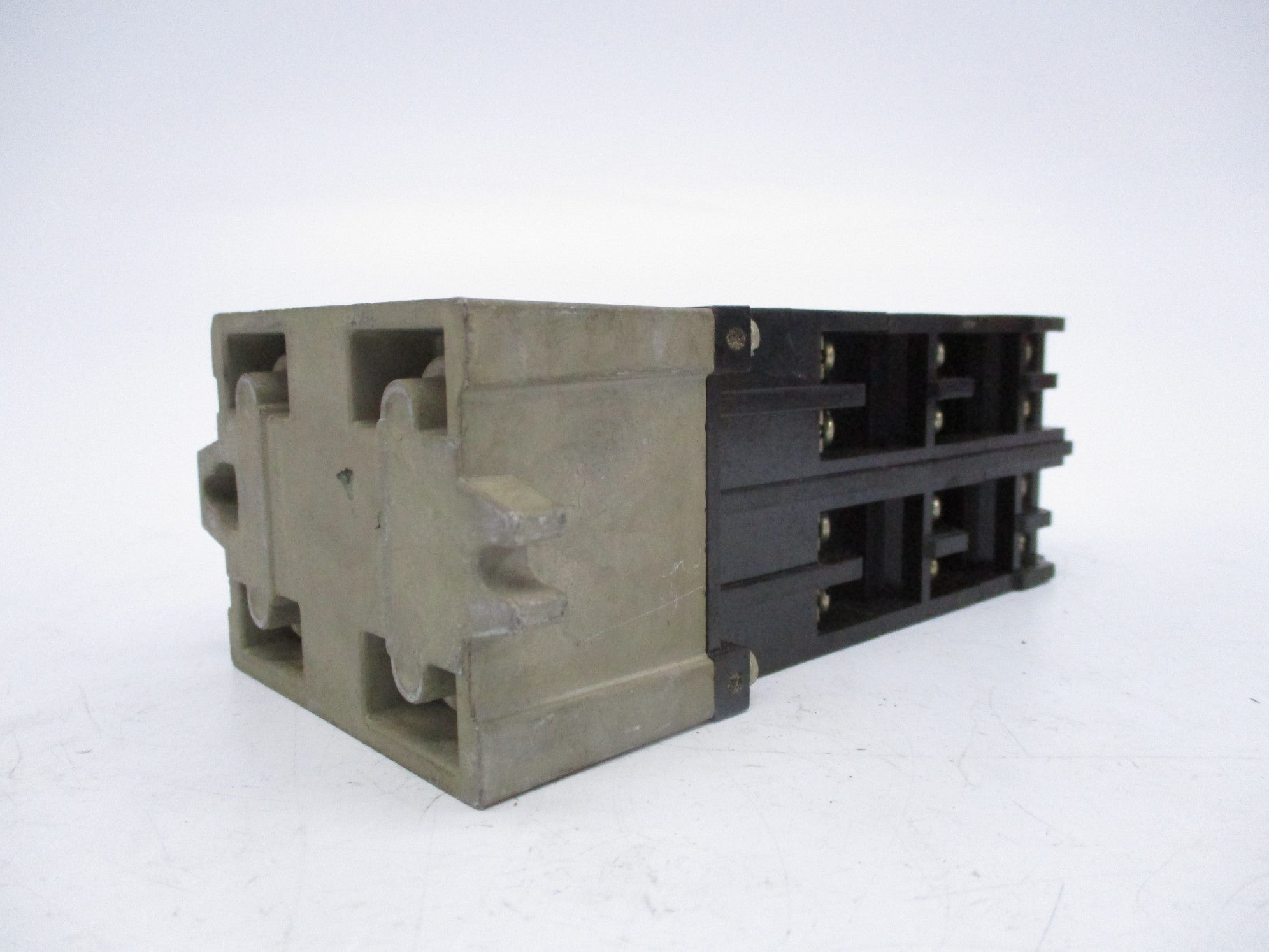 INDUSTRIAL SPARE PART 700-P1200A1 10A 120V SER. A NSNP