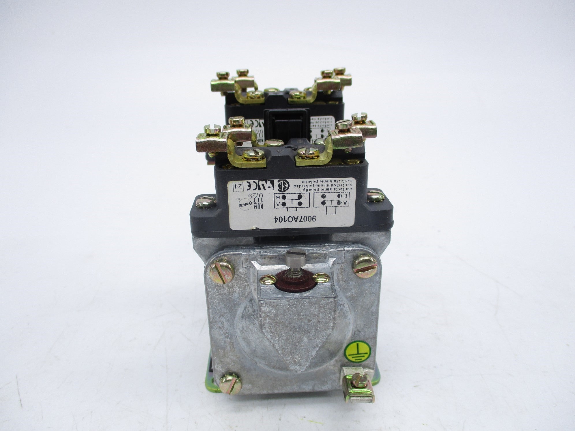 SQUARE D 9050AO11EV02 SER. A 15A 120V NSMP