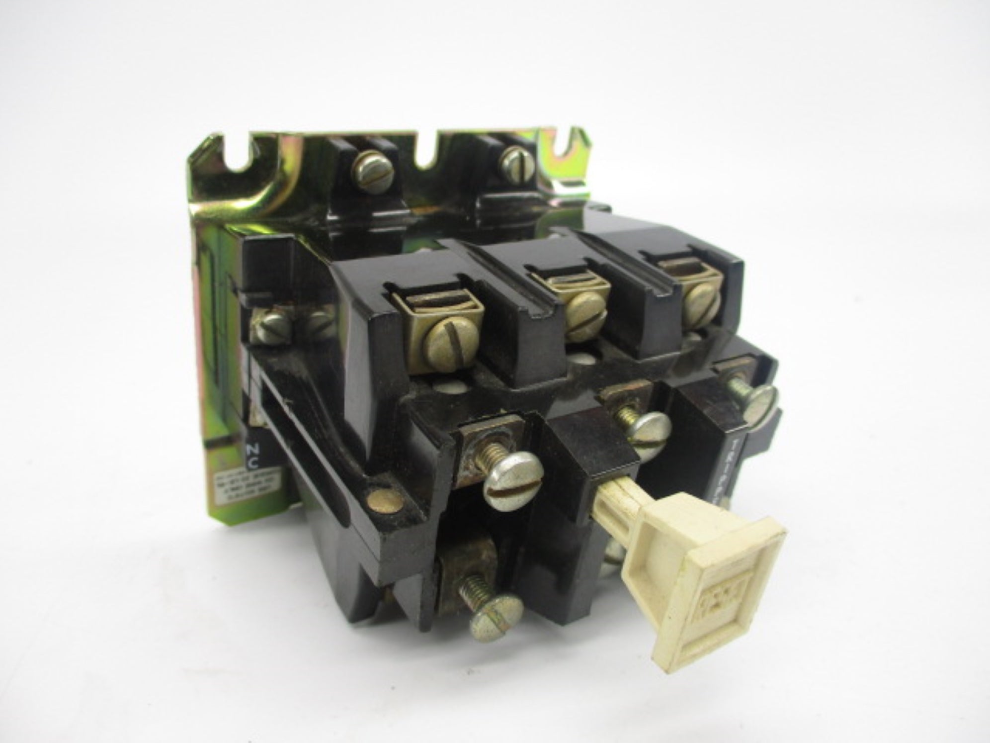 ALLEN BRADLEY 592-BOV16 SER. A 120V UNMP