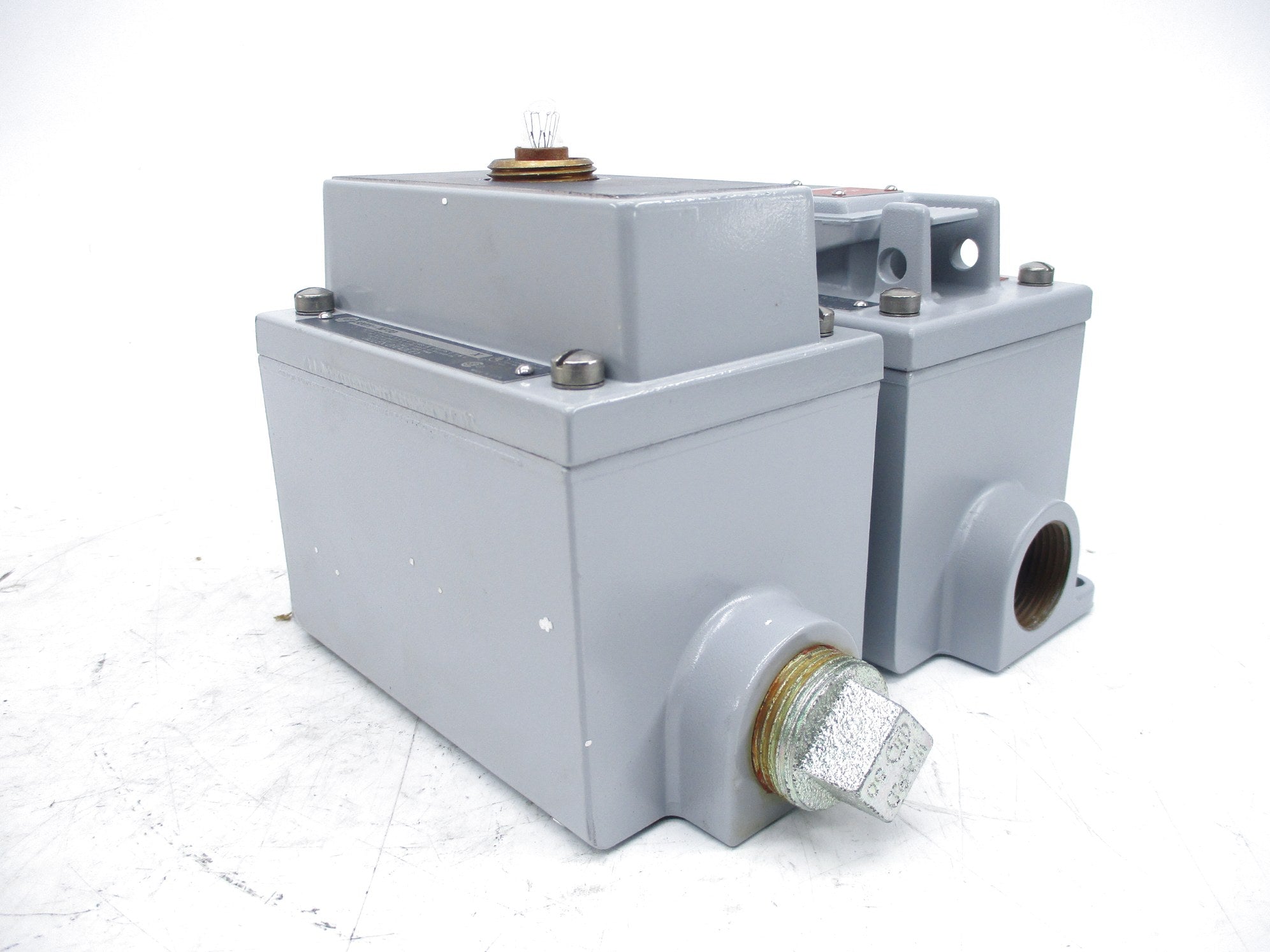 INDUSTRIAL SPARE PART 800H-2HAR7 SER. X (BR/WH) (AS PICTURED) NSMP