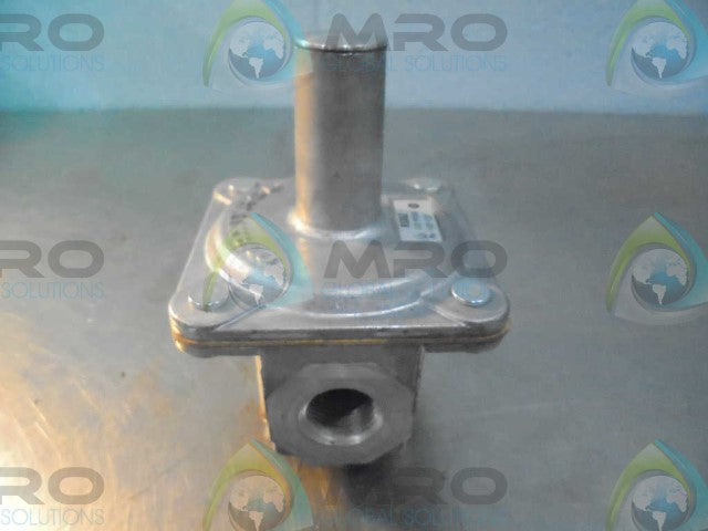 MAXITROL R5002 1/2 PSIG *NEW NO BOX*