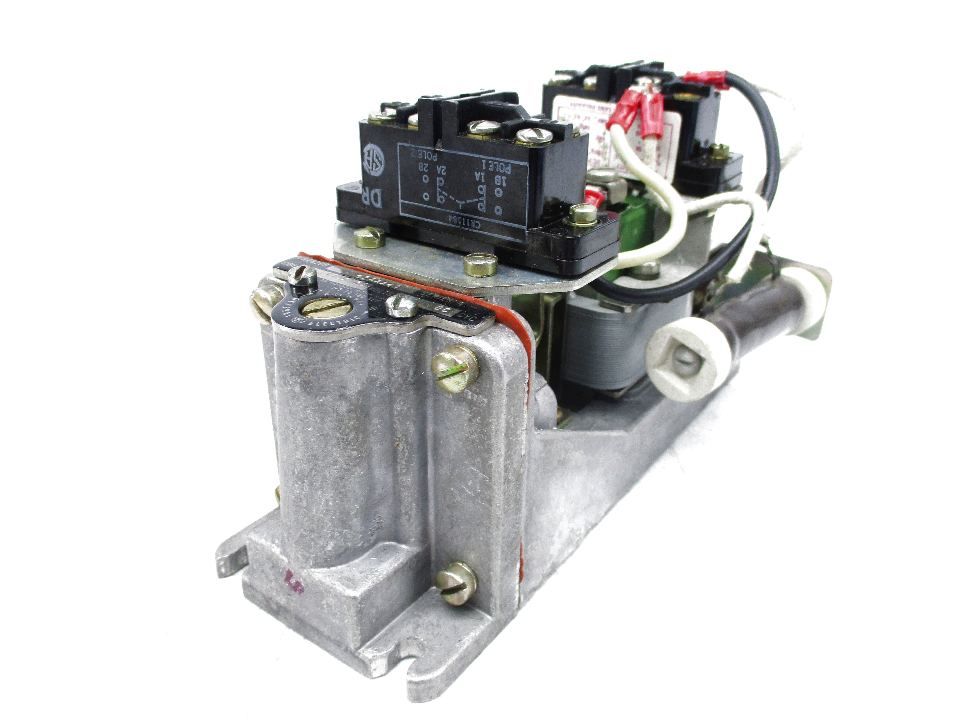 GENERAL ELECTRIC CR2820B424AA41 SER. A 125V NSFS