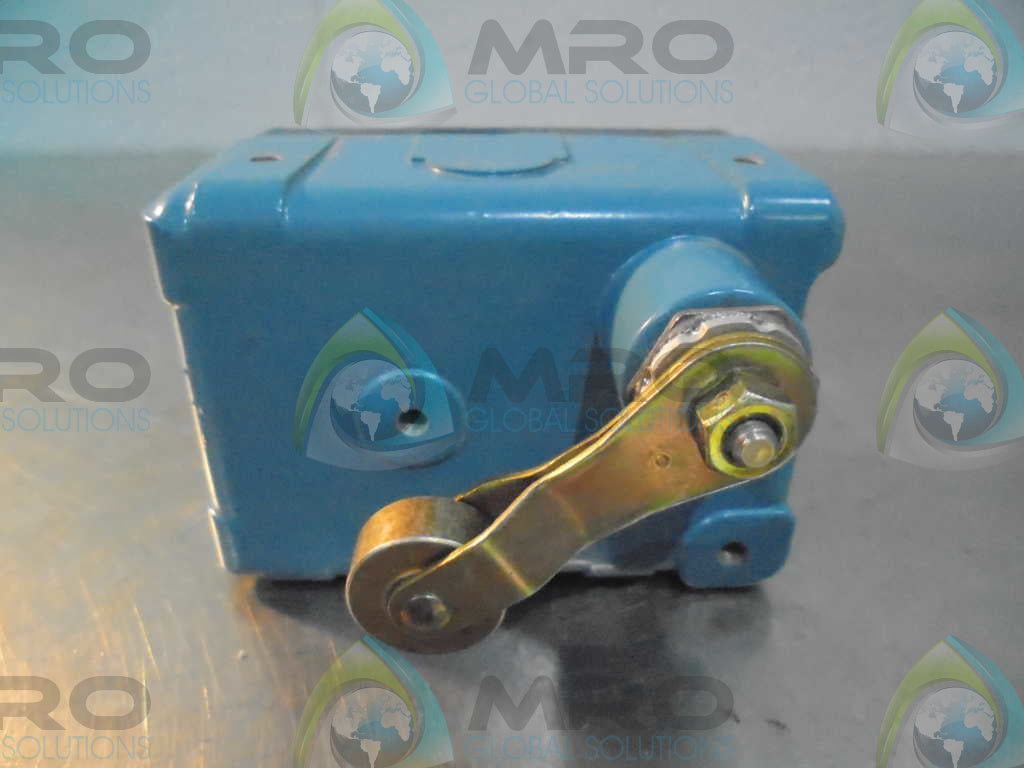 MICROSWITCH OPD-AR30 SPLASH PROOF SWITCH *NEW NO BOX*