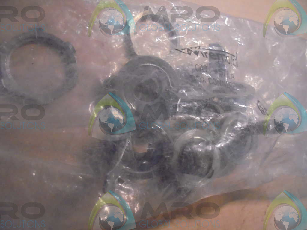 LOT OF 5 WIREMOLD 5781A BOX CONNECTORS *NEW IN BOX*