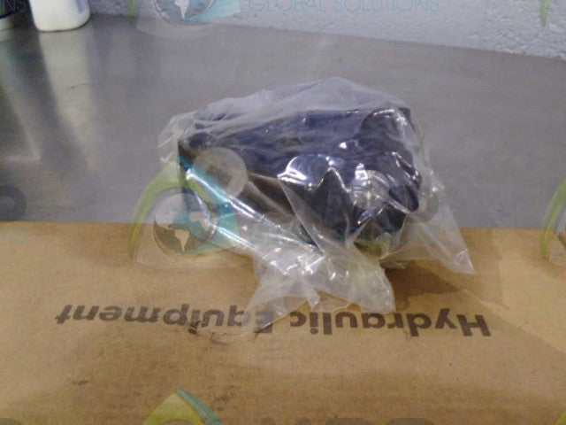 INTERNATIONAL DG-03-8C-115VAC82WB DIRECTIONAL CONTROL VALVE *NEW IN BOX*