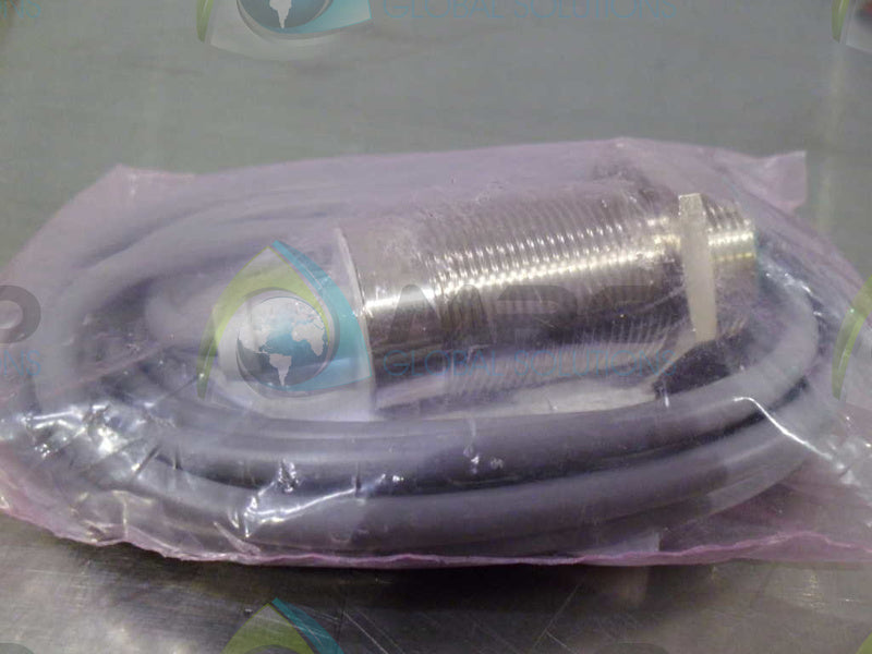 BAUMER IFRM 30P1601/L INDUCTIVE PROXIMITY SWITCH *NEW IN ORIGINAL PACKAGE*