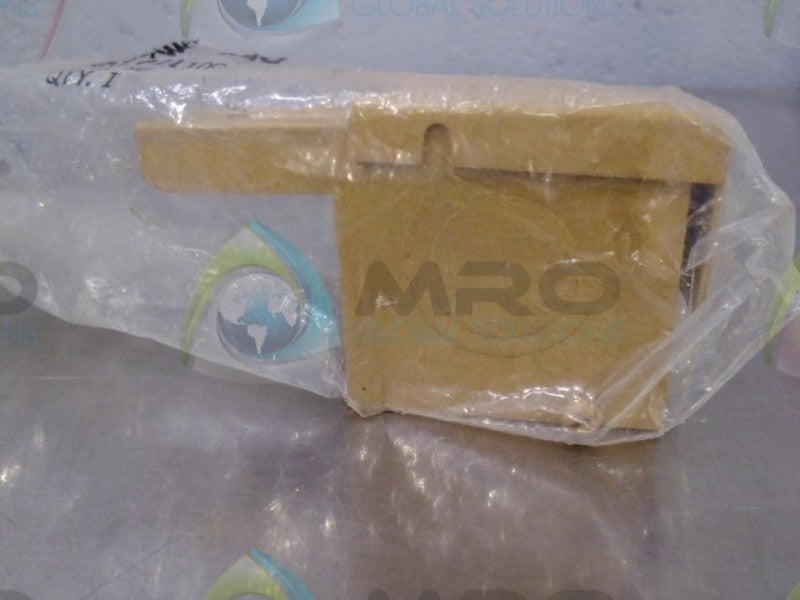WIREMOLD 2110C END FITTING *NEW IN ORIGINAL PACKAGING*