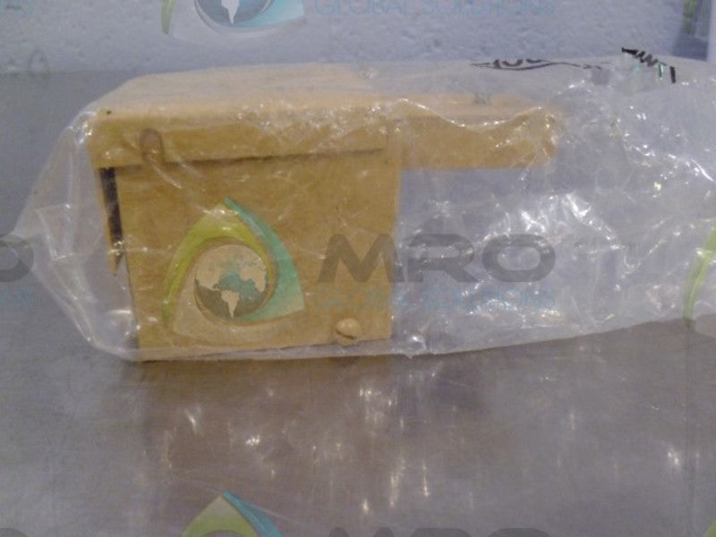 WIREMOLD 2110C END FITTING *NEW IN ORIGINAL PACKAGING*