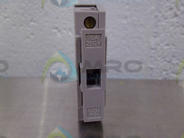 LOT OF 5 ENTRELEC M/16 16A, 250V *NEW NO BOX*