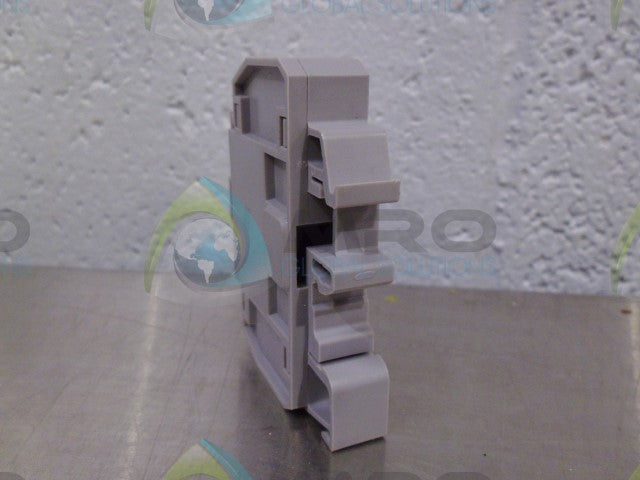 LOT OF 5 ENTRELEC M/16 16A, 250V *NEW NO BOX*