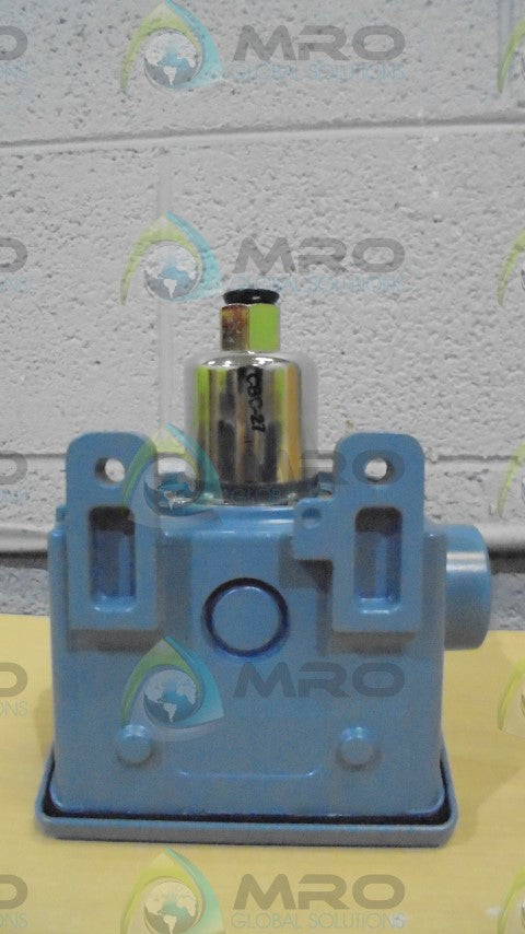 UNITED ELECTRIC J400-156 PRESSURE SWITCH *NEW IN BOX*