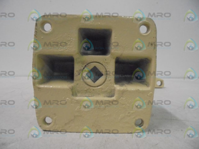 THOMAS&BETTS VB2 3/4" OUTLET BOX WALL MOUNT  NSNP