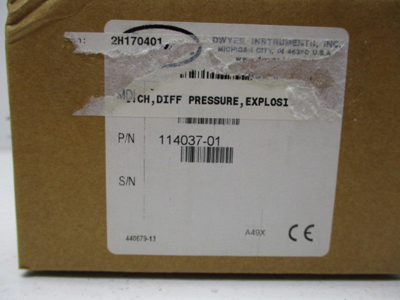 DWYER 114037-01 EXPLOSION PROOF DIFFERENTIAL PRESSURE SWITCH * FACTORY SEALED *