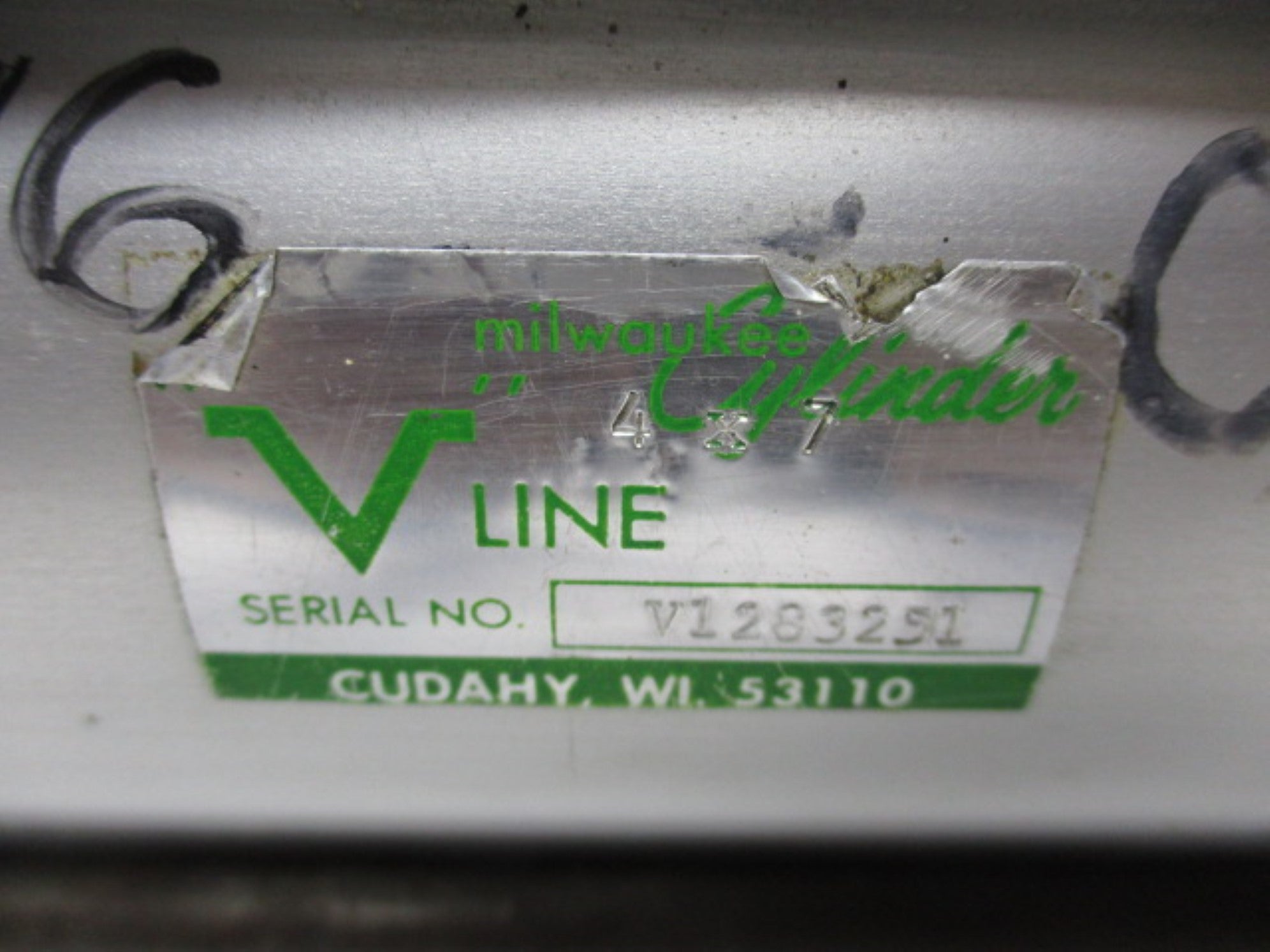 MILWAUKEE V LINE 4X7 UNMP