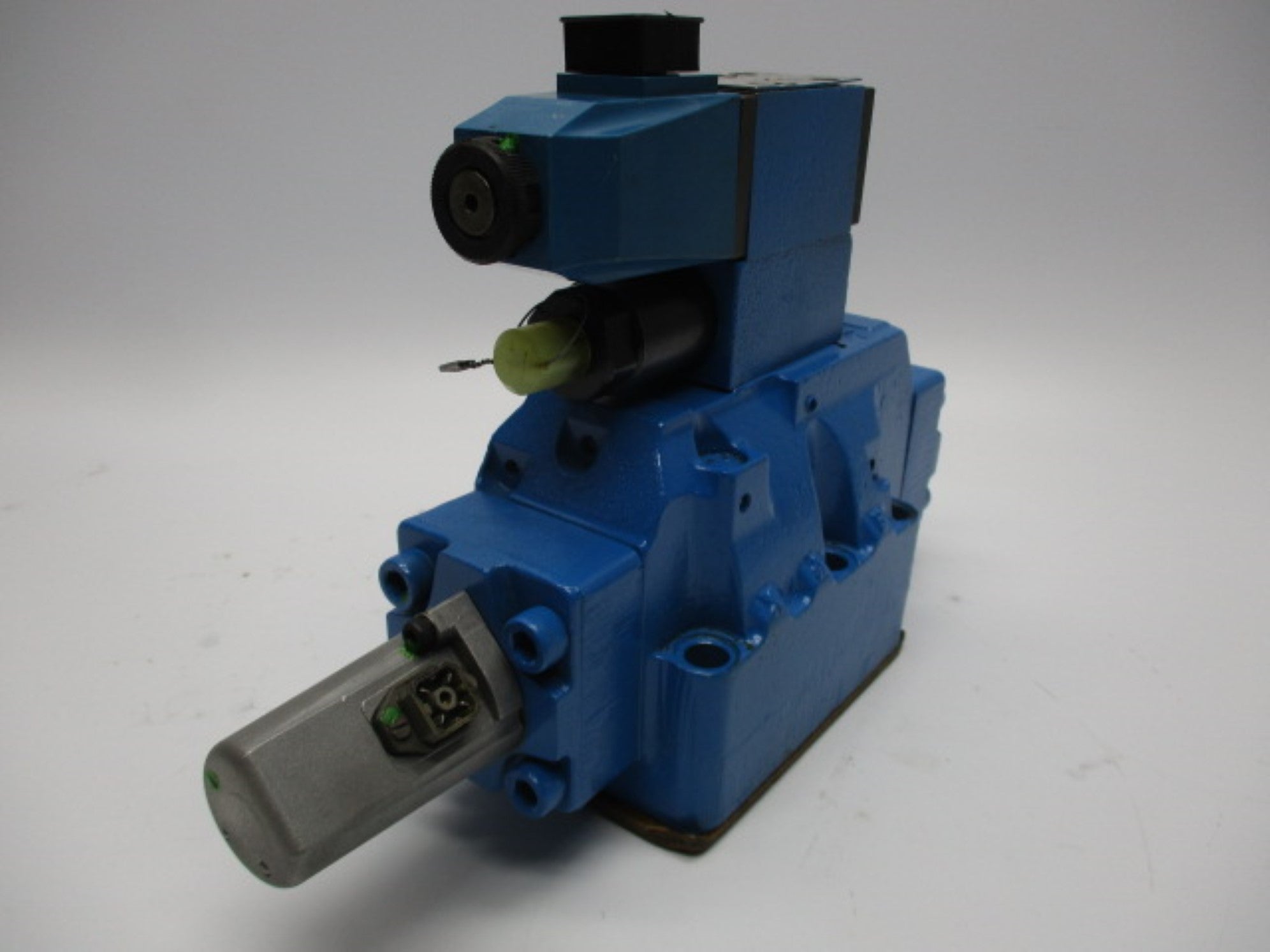 VICKERS KFDG5V833C270NXVMU1H112 UNMP