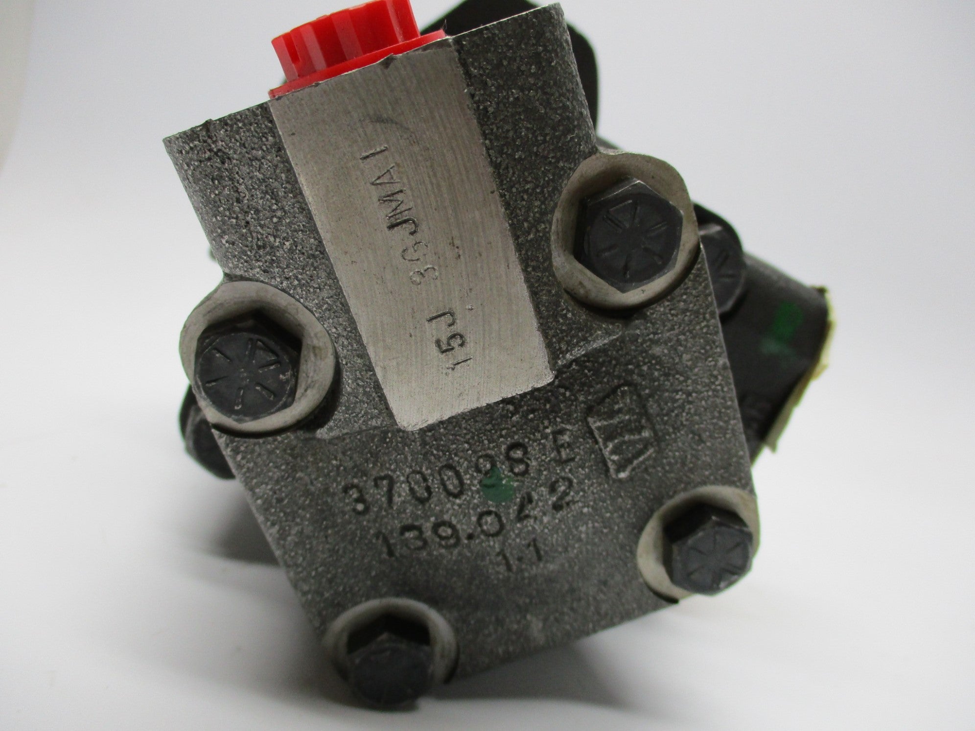 VICKERS V2010-1F5S2S-1AA12 NSMP