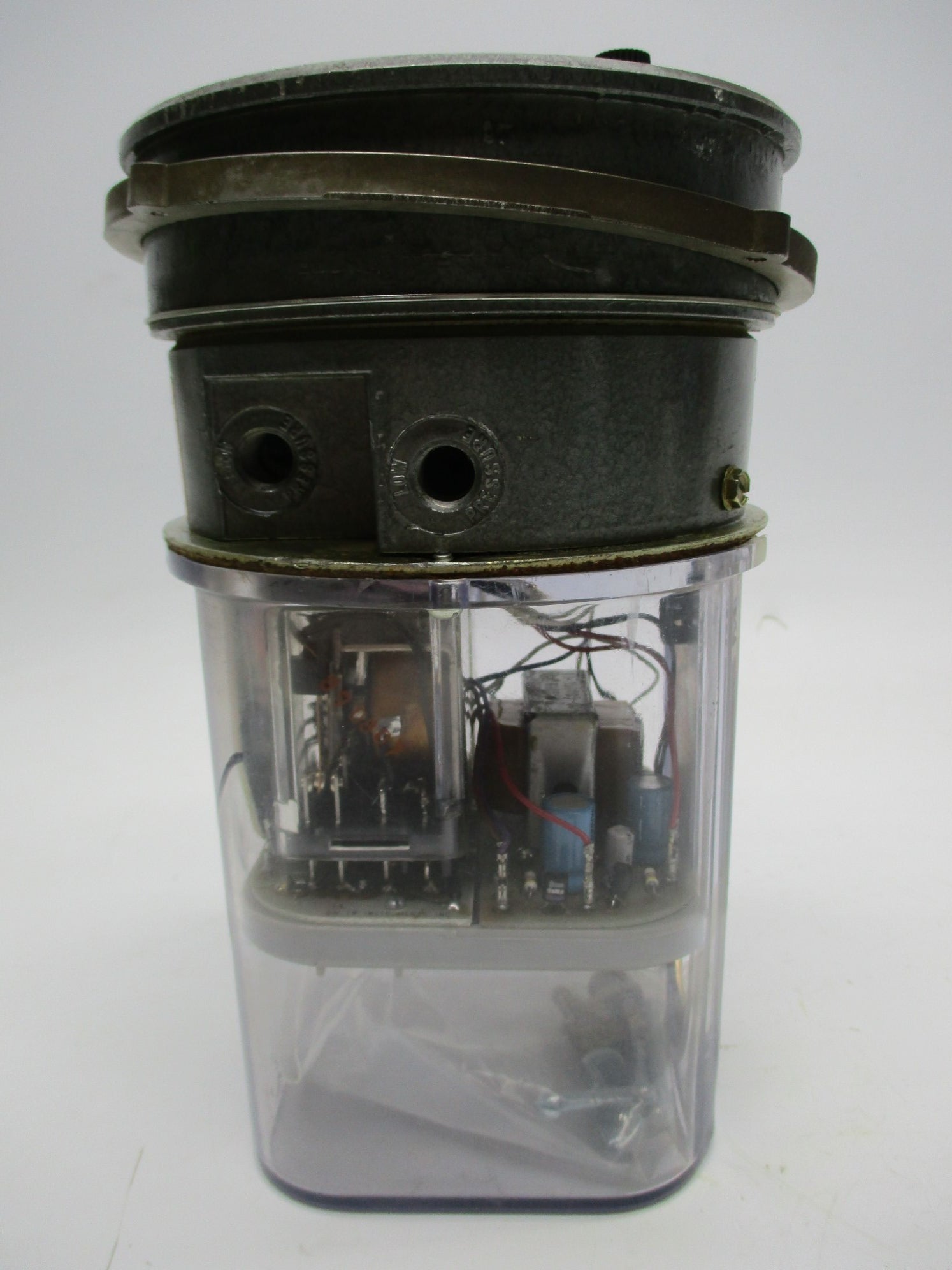 DWYER 3010C (AS PICTURED) NSNP