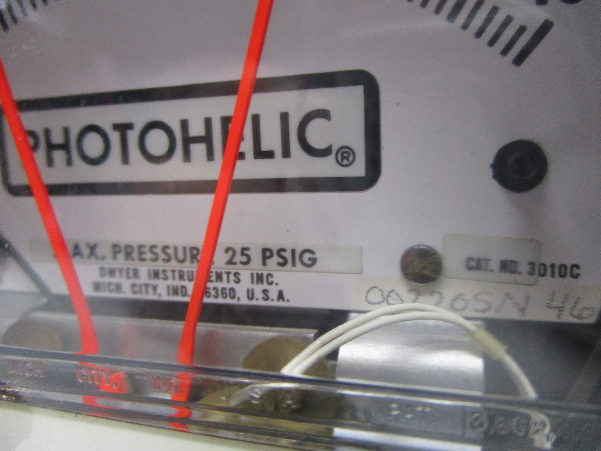 DWYER 3010C (AS PICTURED) NSNP