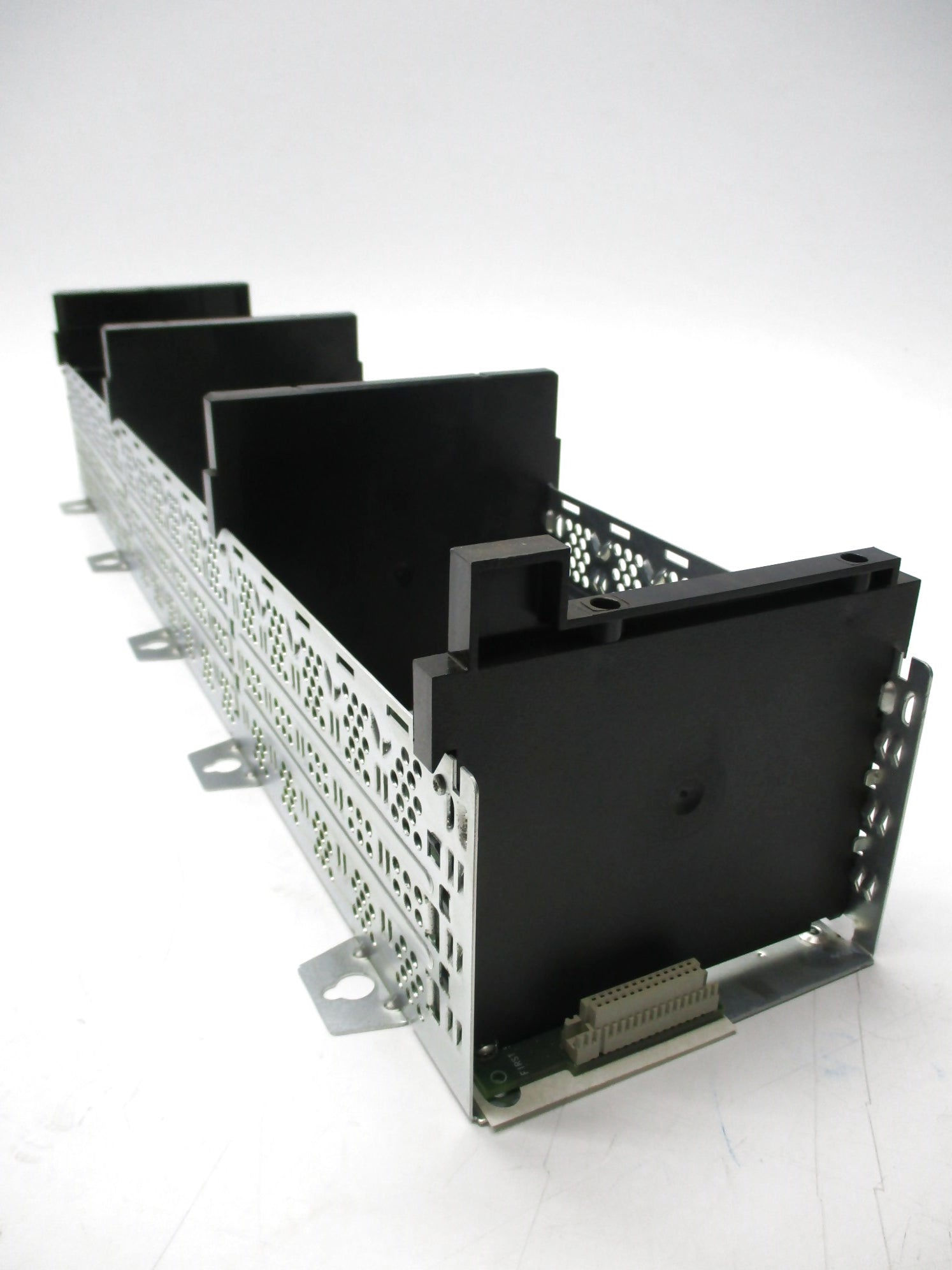 ALLEN BRADLEY 1756-A17 SER. B NSNP