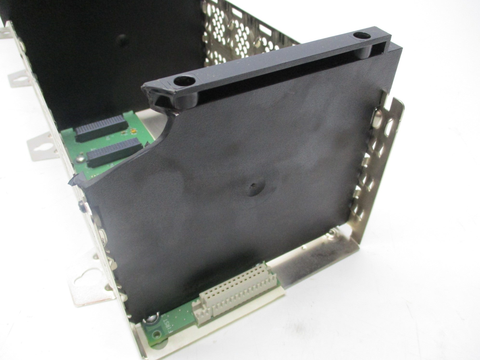 ALLEN BRADLEY 1756-A17 SER. B 24VDC 2.8A (AS PICTURED) NSNP