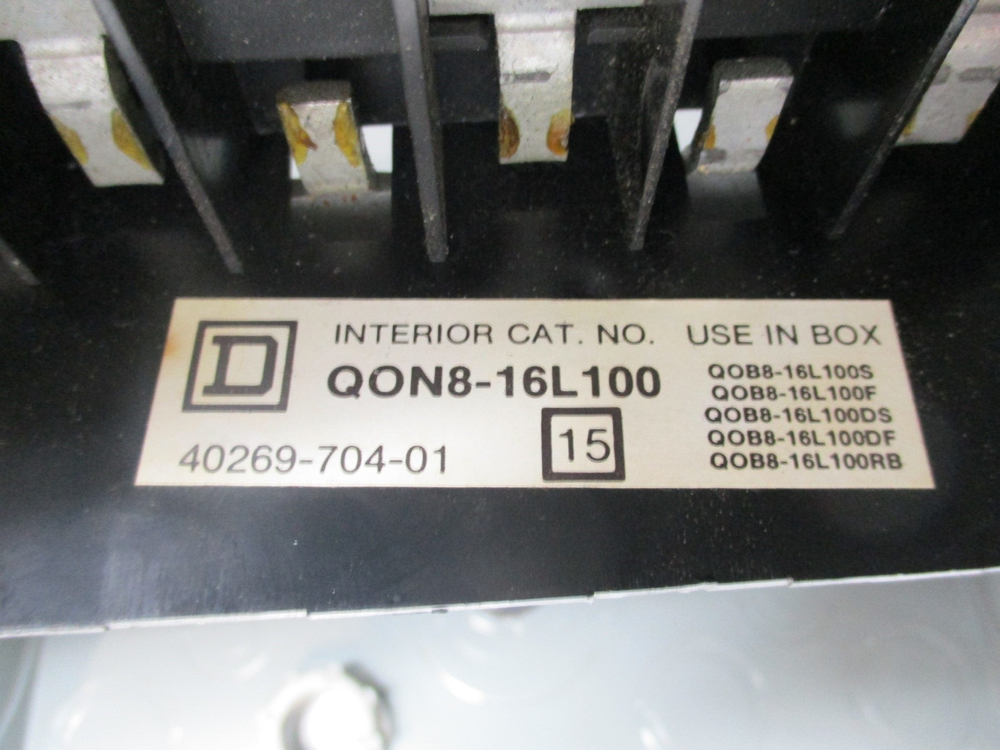 SQUARE D Q08-16L100 UNMP