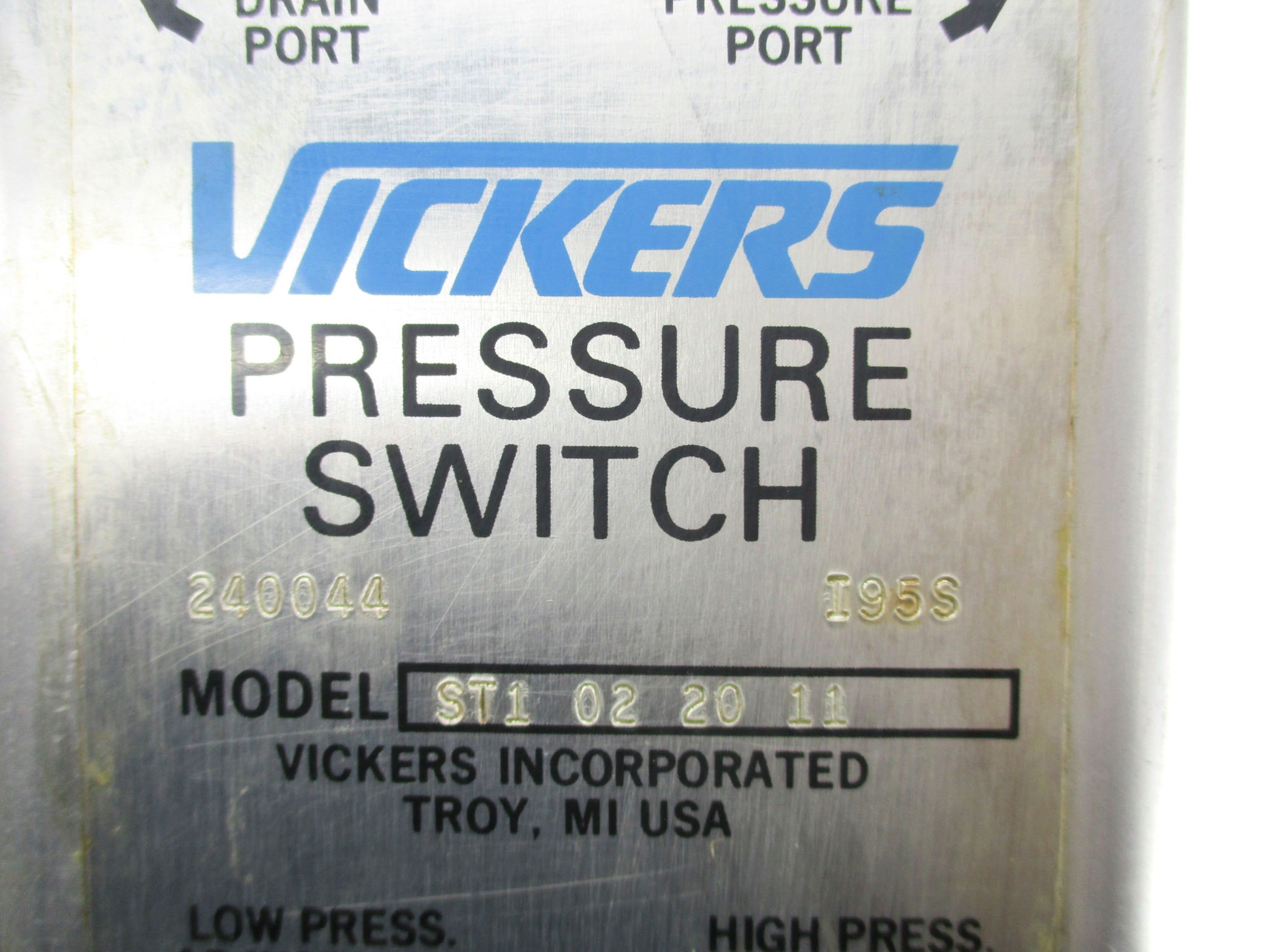 VICKERS ST1-02-20-11 (AS PICTURED) UNMP