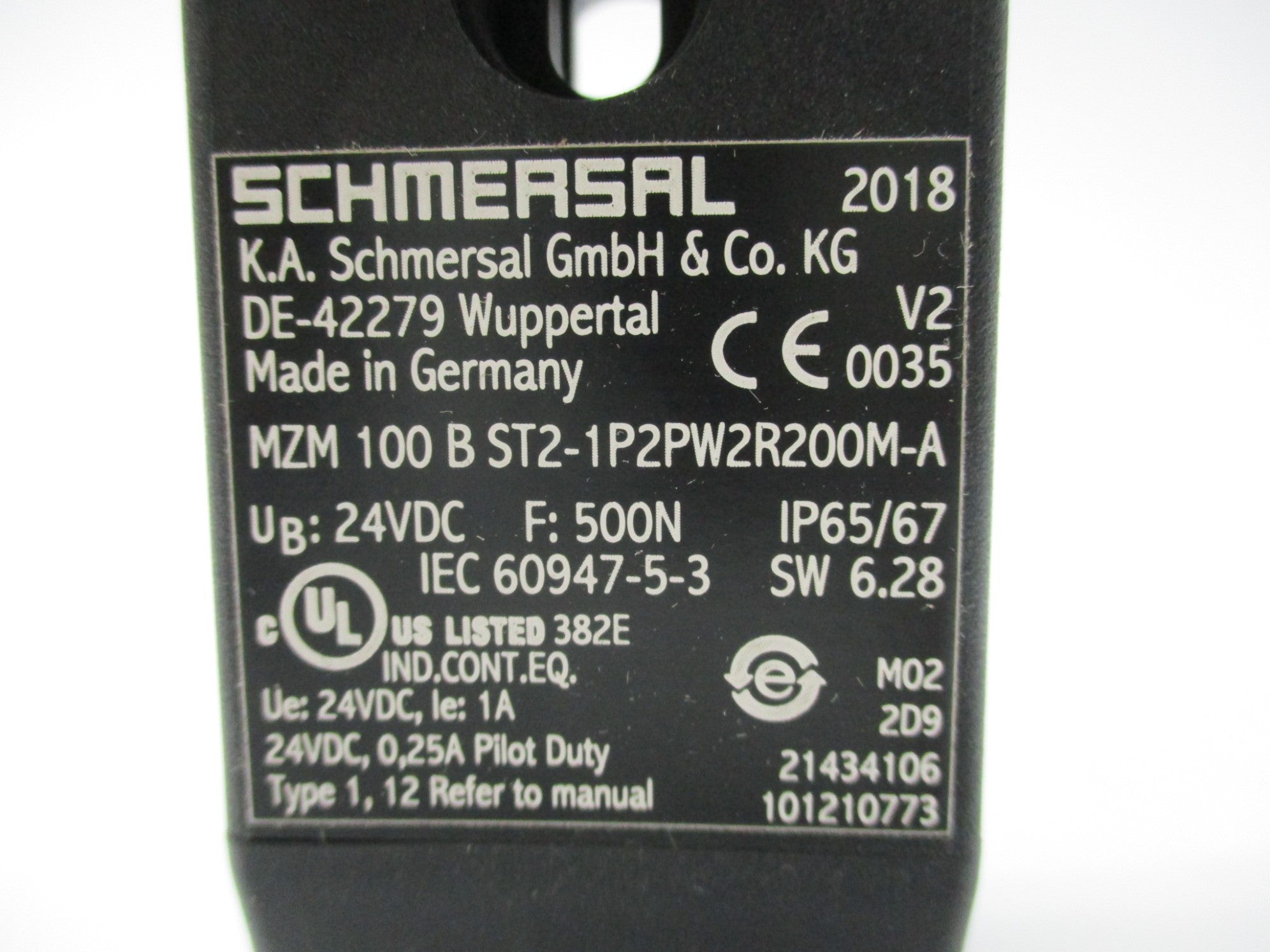 SCHMEASAL MZM100BST2-1P2PW2R200M-A 24VDC NSMP