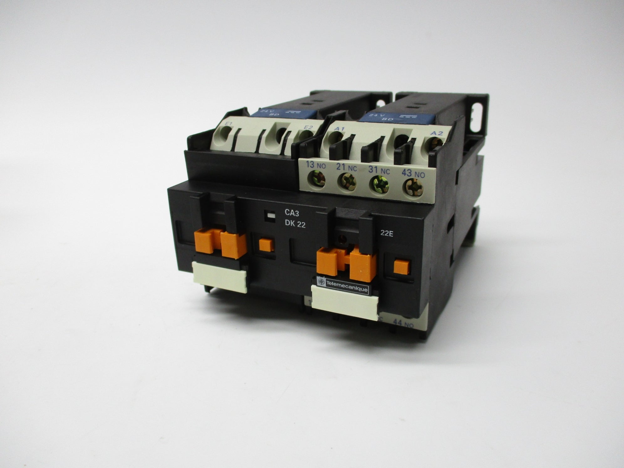 TELEMECANIQUE CA3DK22BD 24V NSMP