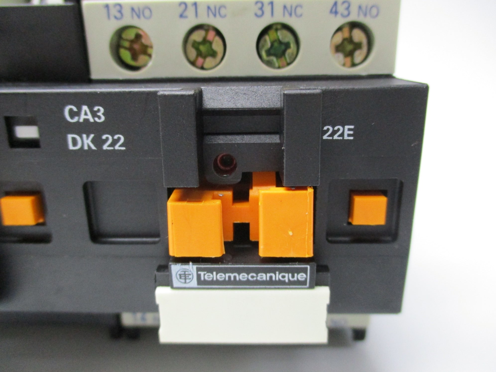 TELEMECANIQUE CA3DK22BD 24V NSMP