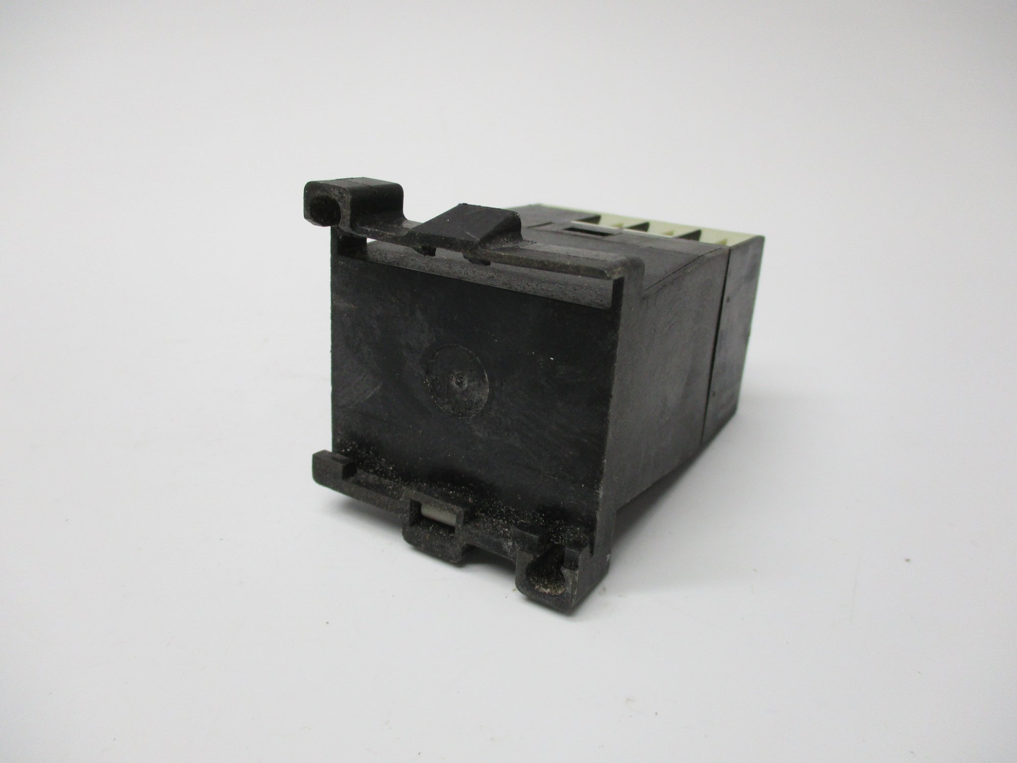 SIEMENS 7PU1040-1AJ20 220V 3A UNMP