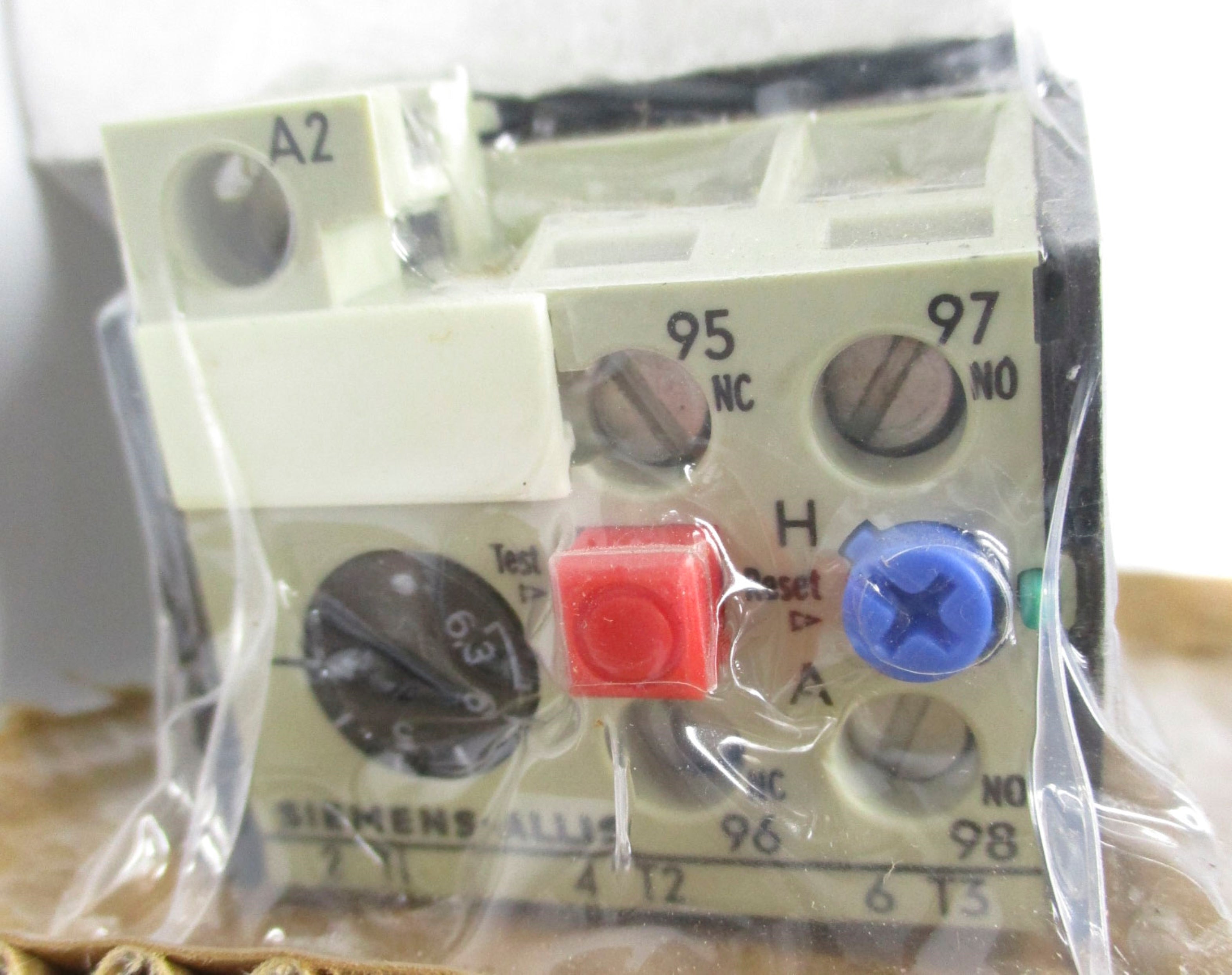SIEMENS OLR0630CS1 600V 4.0A NSNP