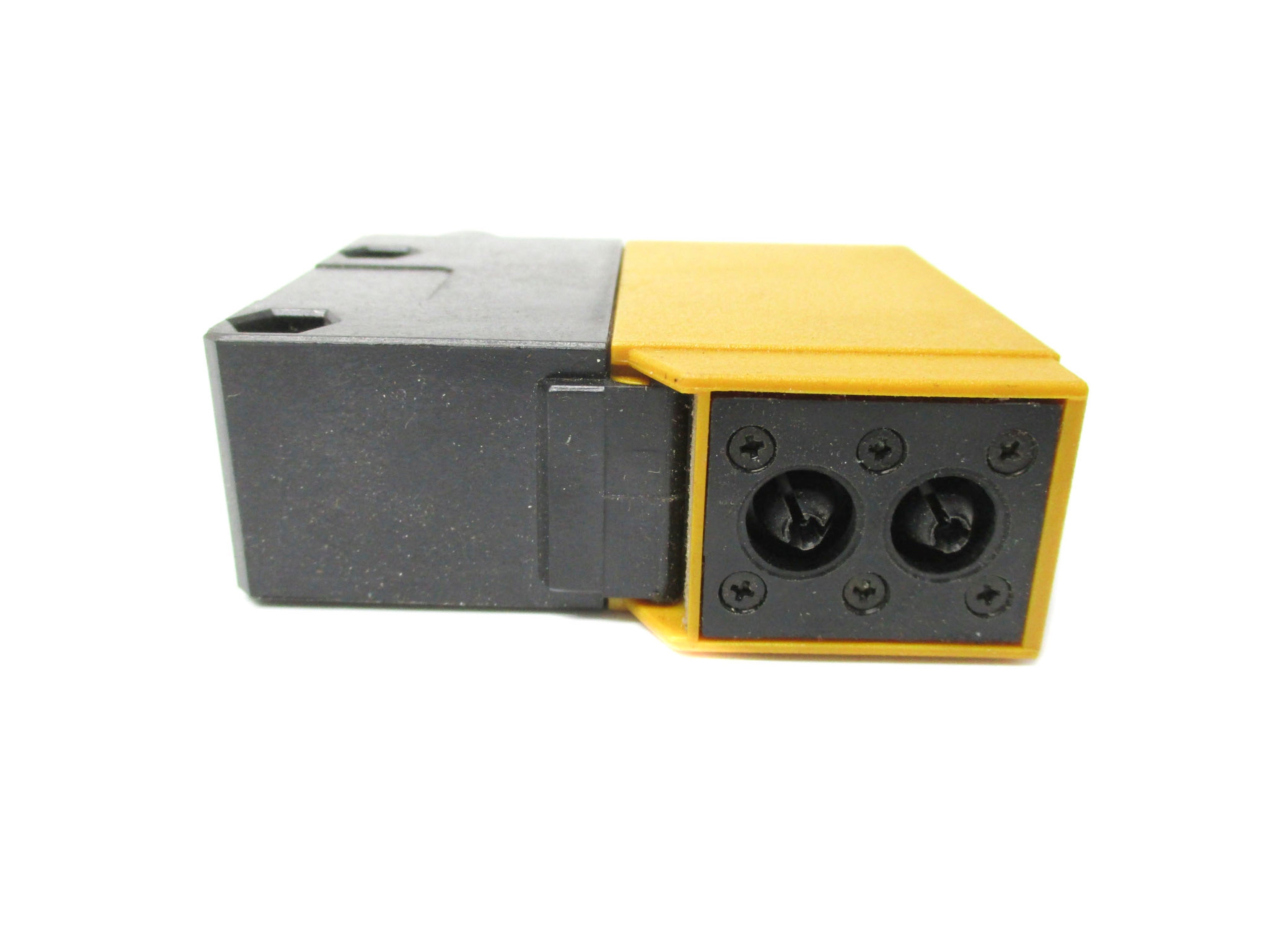 OMRON E3A2-XCM4 UNMP