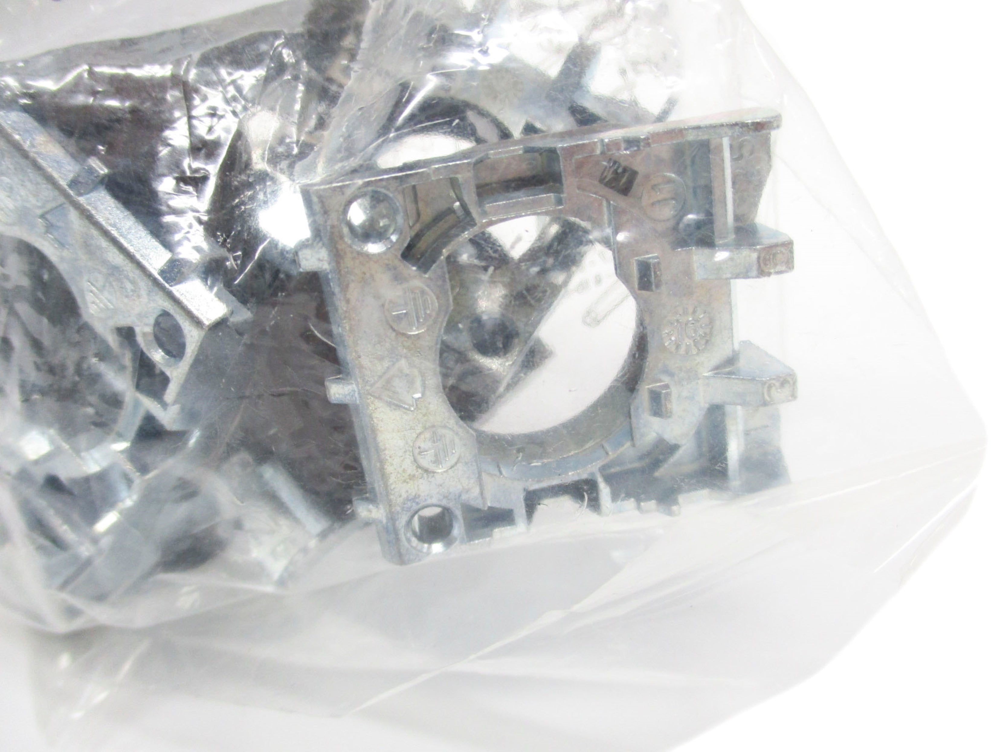 ALLEN BRADLEY 800F-ALM (PKG OF 10) NSMP