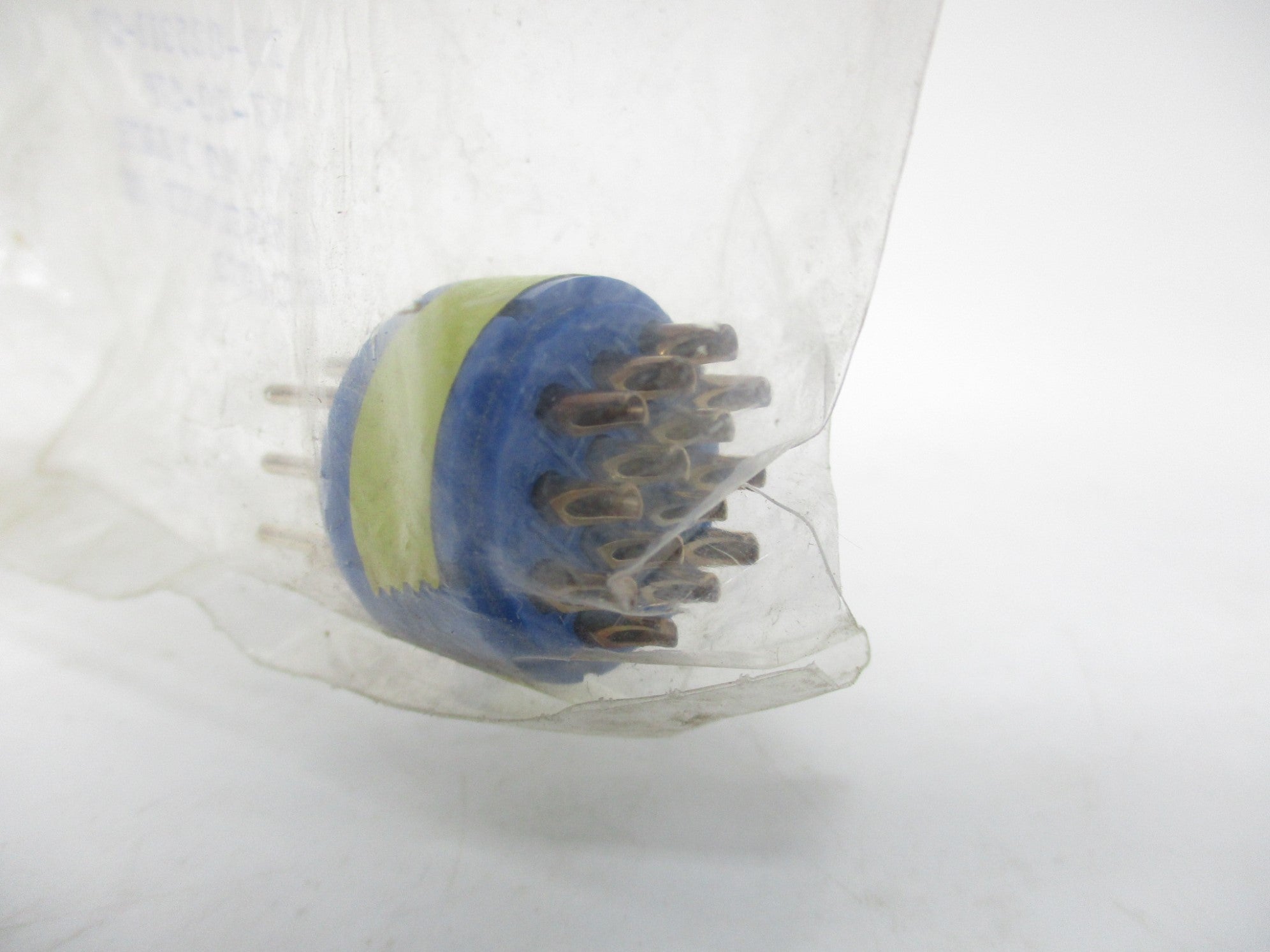 AMPHENOL AAO 10-825811-27P NSNP