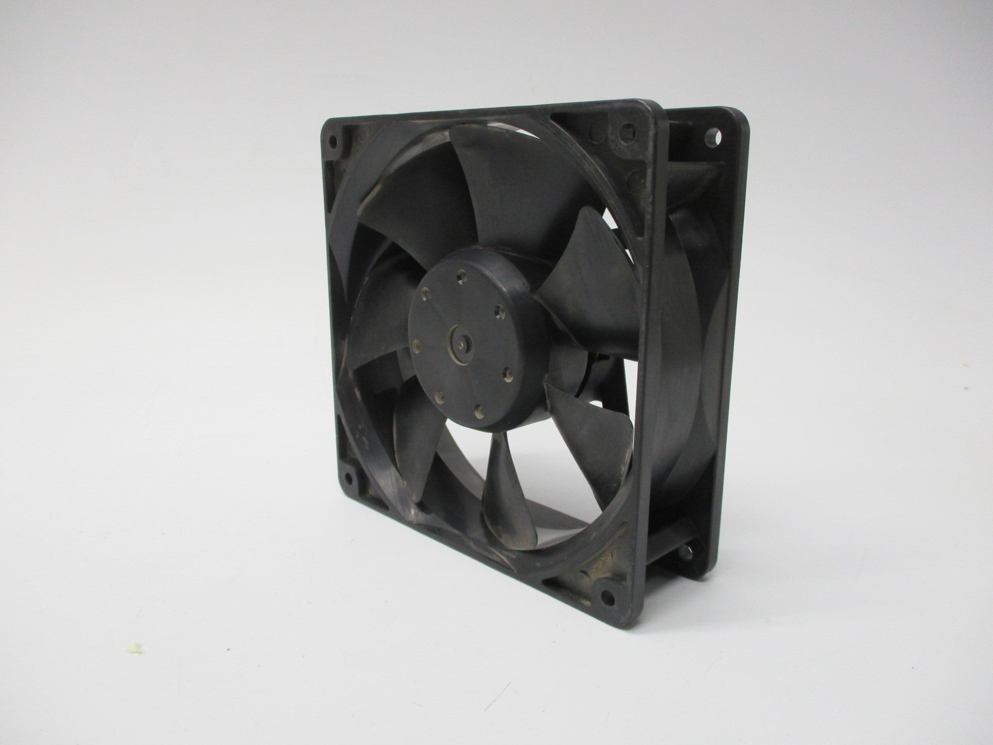 GLOBE MOTORS D47-B15A-05T3-100 UNMP