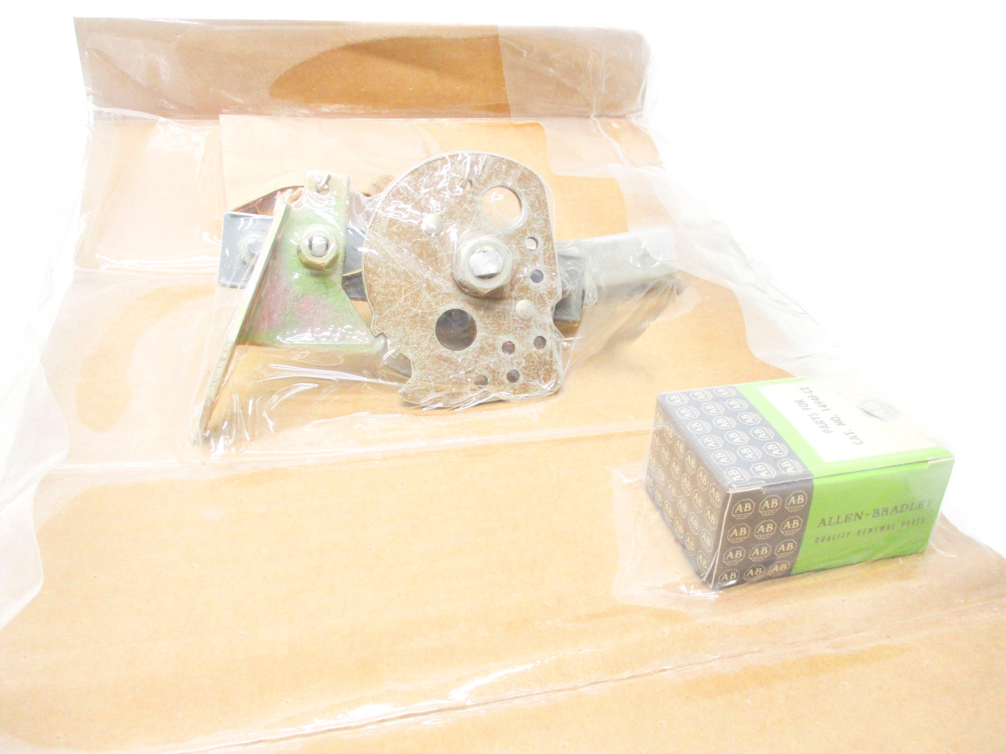 ALLEN BRADLEY 1494F-L2 SER. A (BR/WH) NSMP