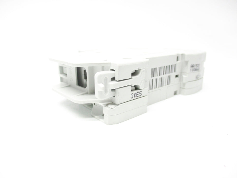 SCHNEIDER ELECTRIC 60113 26925 240V 20A UNMP