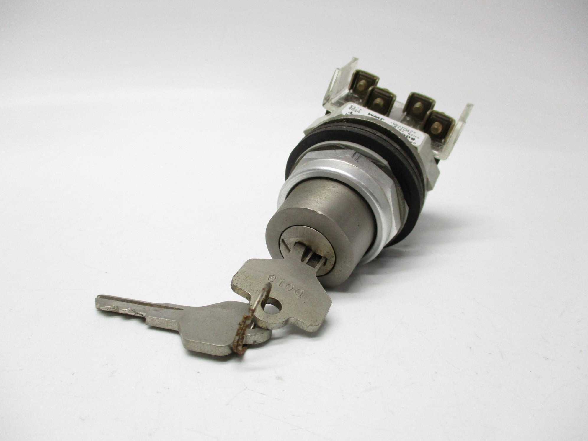 ALLEN BRADLEY 800T-J42A SER. T (W/KEY) UNMP