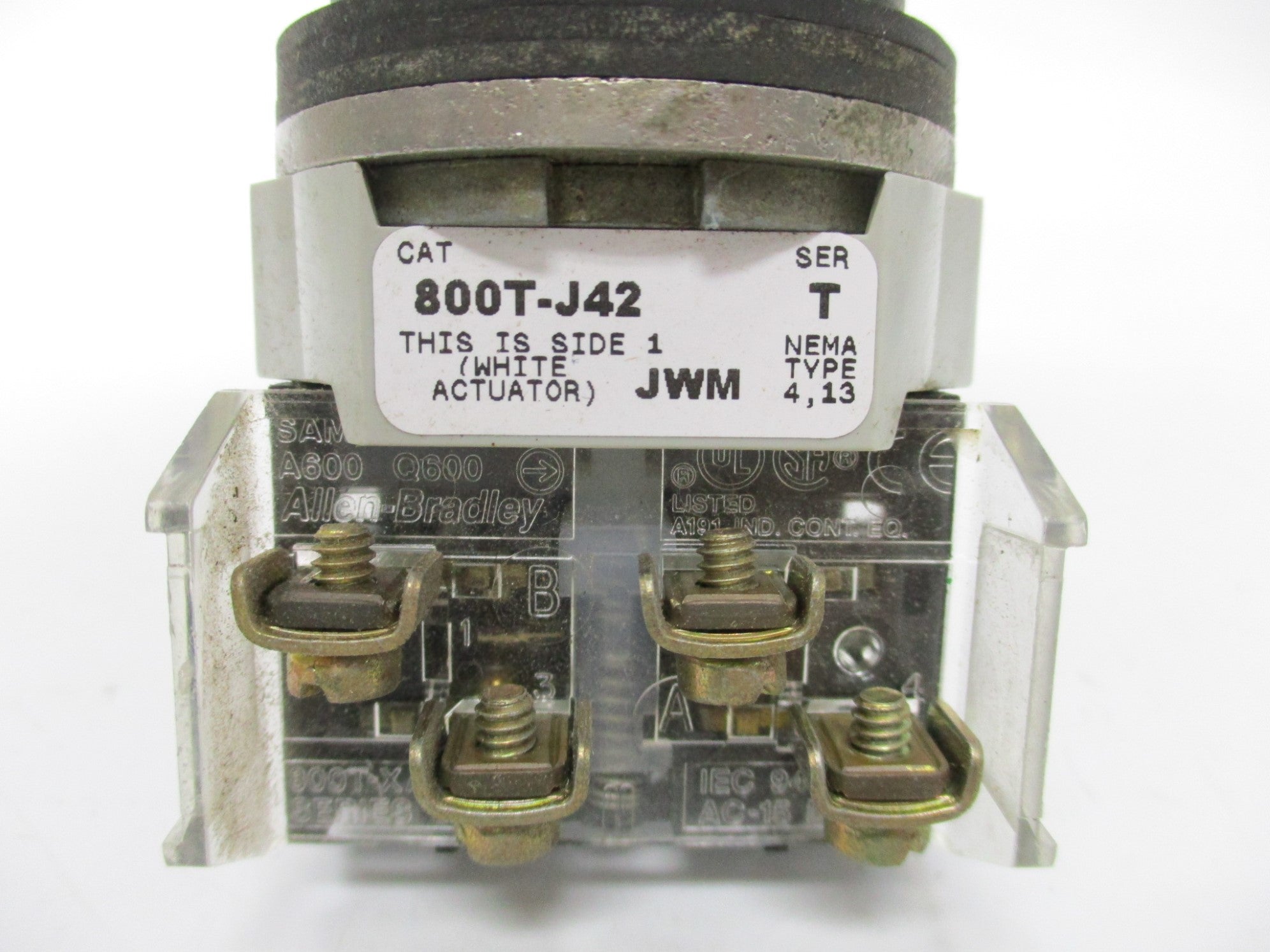 ALLEN BRADLEY 800T-J42A SER. T (W/KEY) UNMP