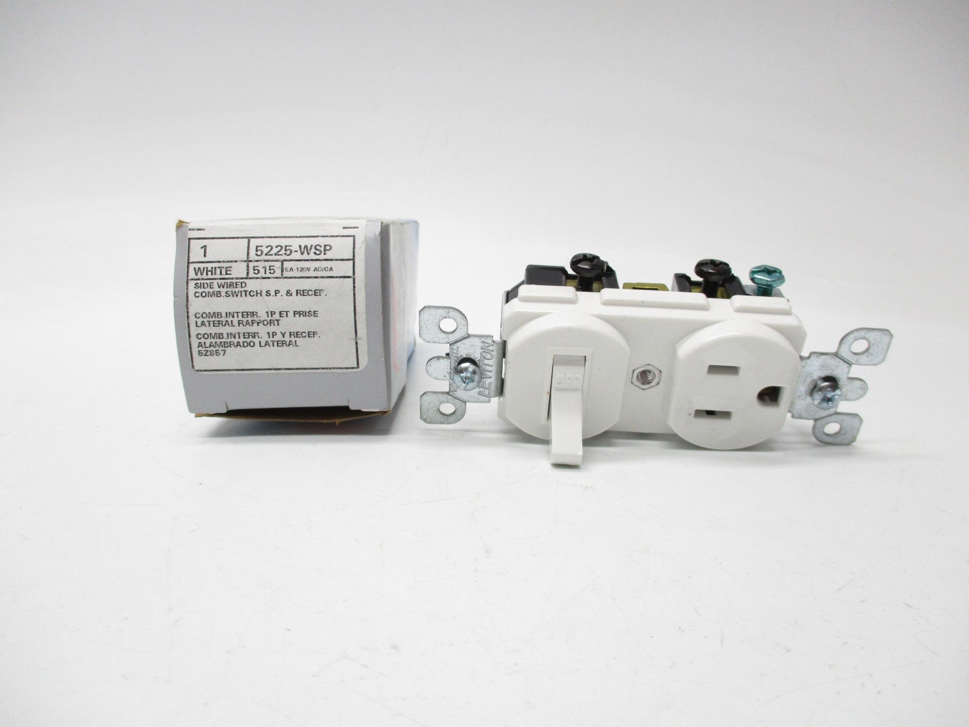 LEVITON 5225-WSP 120/125VAC 15A NSMP