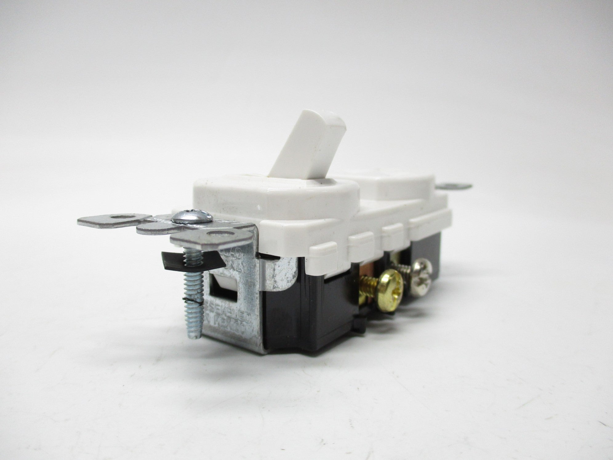 LEVITON 5225-WSP 120/125VAC 15A NSMP