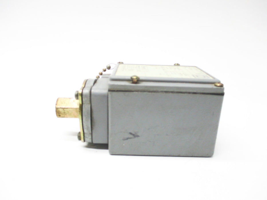 SQUARE D 9012GAW4 SER. C 240PSI UNMP