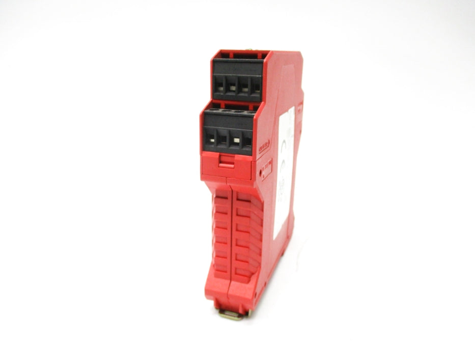 ALLEN BRADLEY 440R-N23132 SER. A 5A 250V UNMP