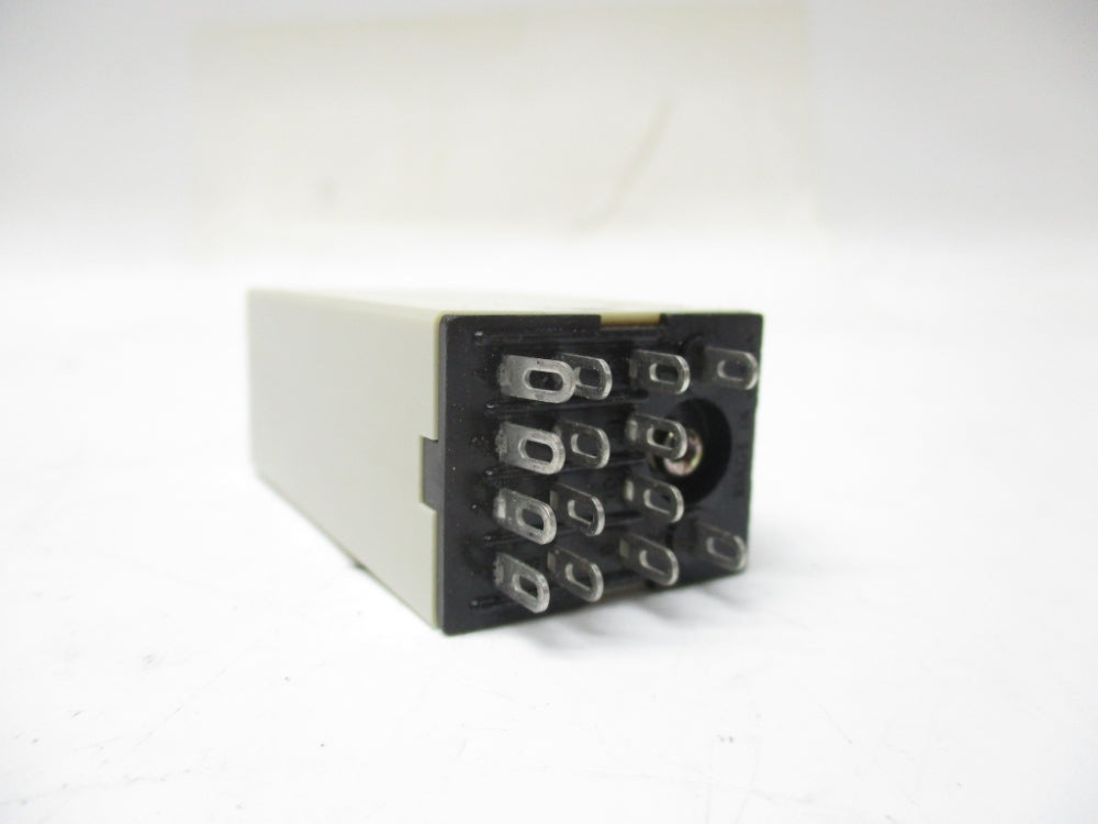 OMRON H3Y-4-Z  24VDC 3A 0-10MIN UNMP