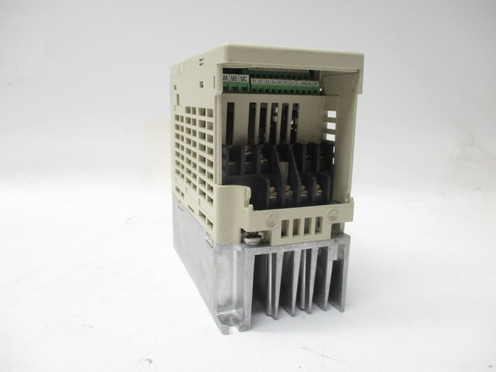 YASKAWA CIMR-V7CCB0P4 UNMP