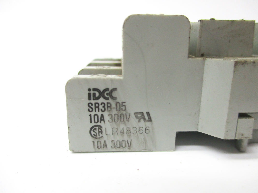 IDEC SR3B-05 300V 10A UNMP