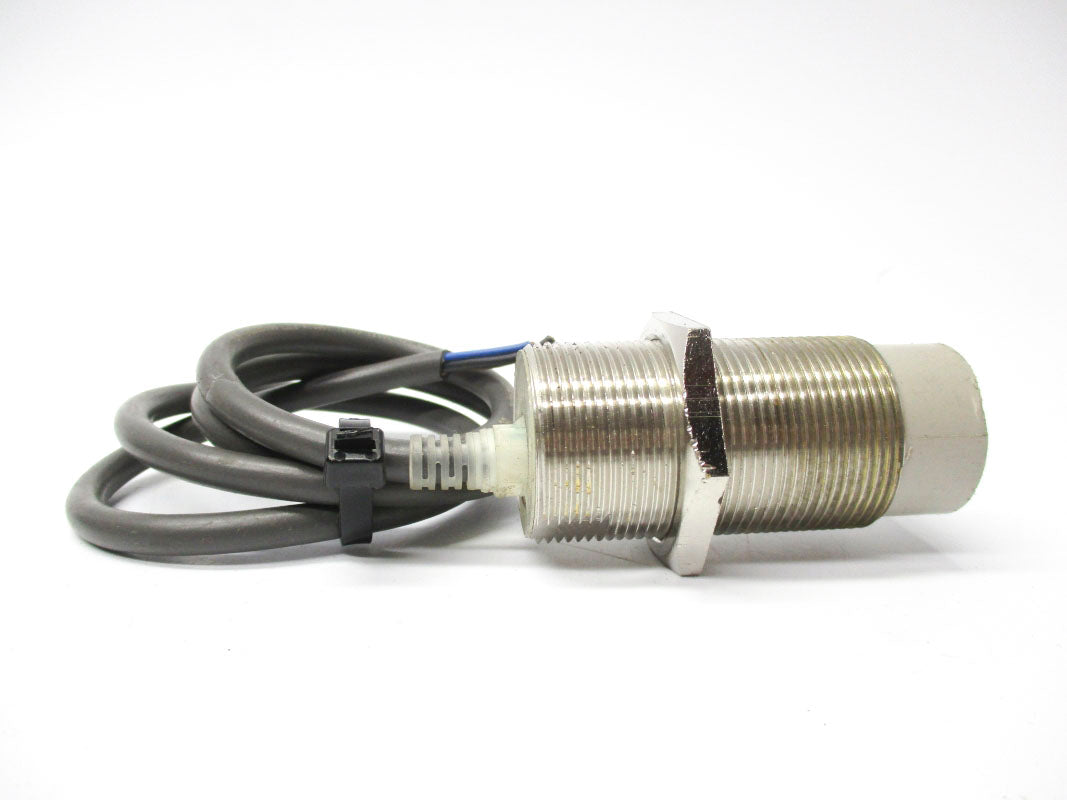 OMRON E2E2-X18MC1 12-24VDC UNMP