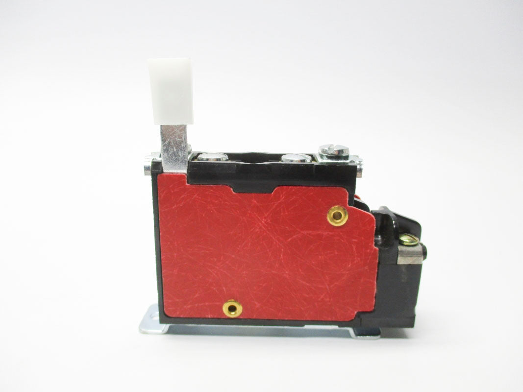 ALLEN BRADLEY 592-BOV49 SER. B (BR/WH) NSMP